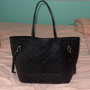 Black LV logo tote bag